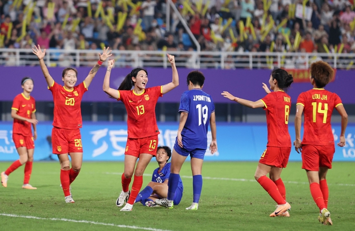 aoa体育体育平台-中国女足队员再度破门得分，夺得胜利(中国女足总结)