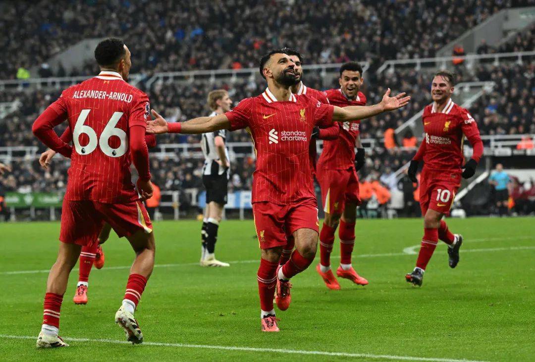 利物浦主场告捷,英超争冠形势越发激烈 利物浦主场告捷,英超争冠形势越发激烈