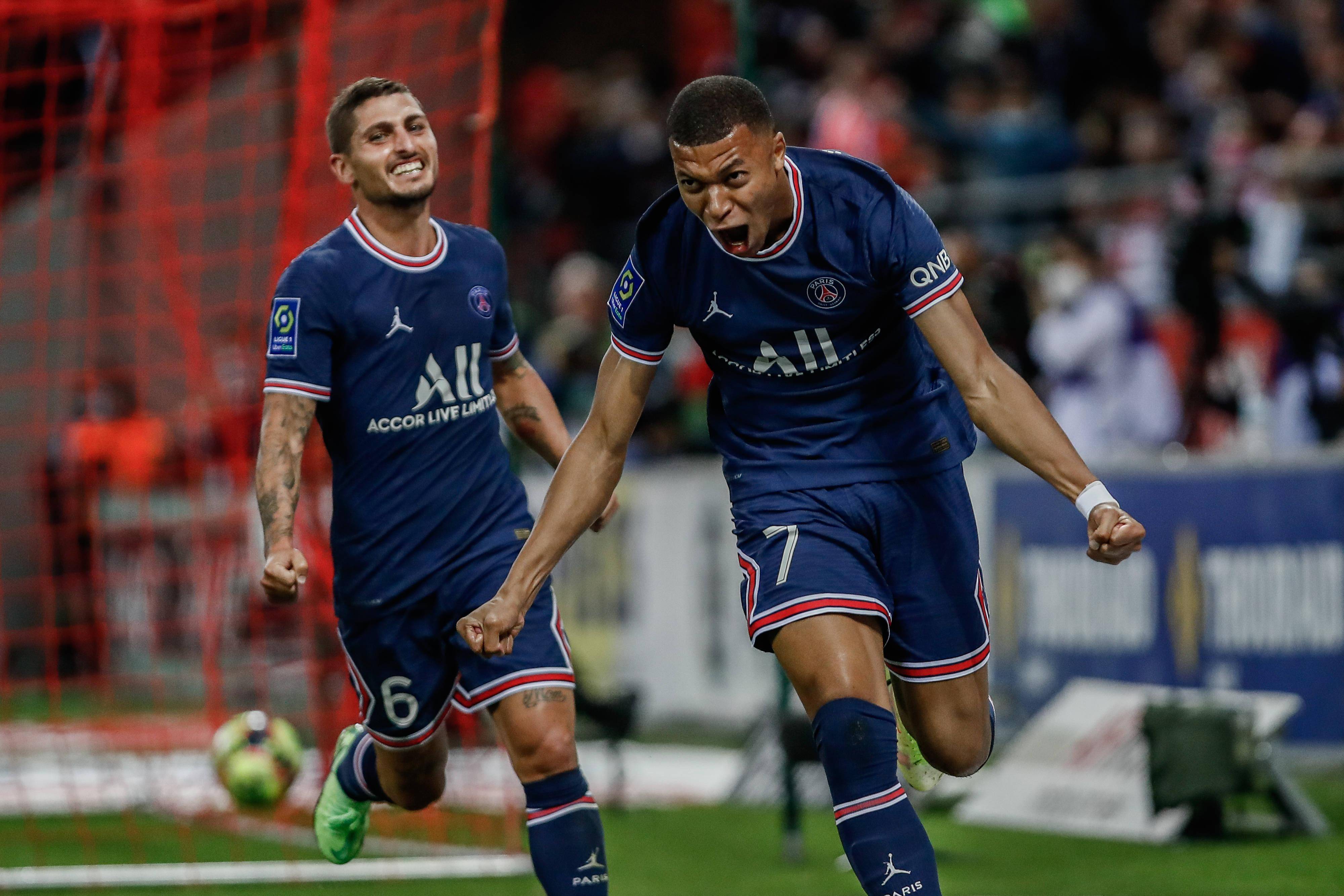 巴黎圣日耳曼在比赛中轻松取胜 巴黎圣日耳曼在比赛中轻松取胜