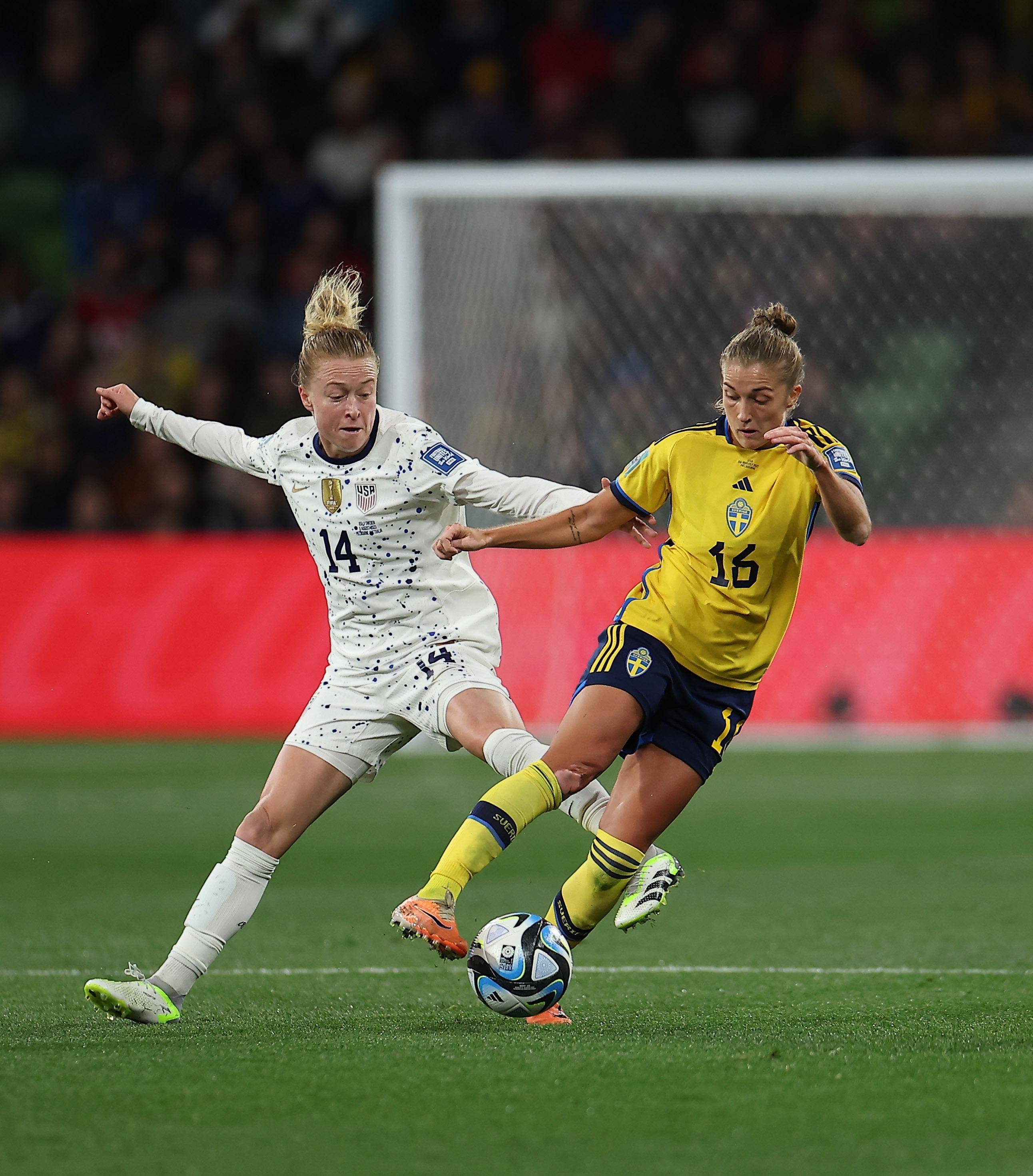 美洲足球对抗赛：女队选手争取晋级的简单介绍