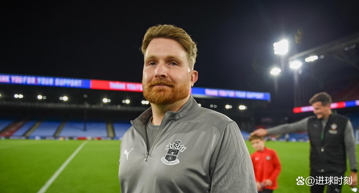 aoa体育体育网站-南安普顿逆转战胜对手，主场精彩表现