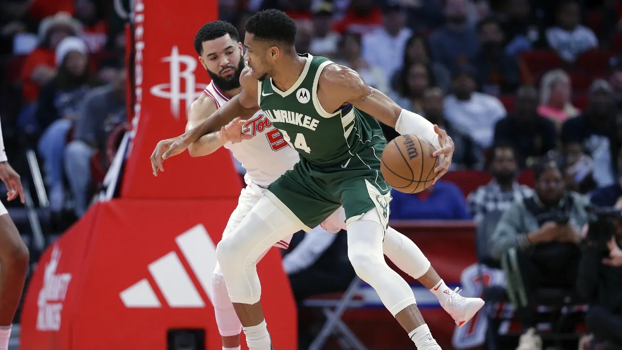 雄鹿队实力碾压对手,豪取连胜 雄鹿队实力碾压对手,豪取连胜