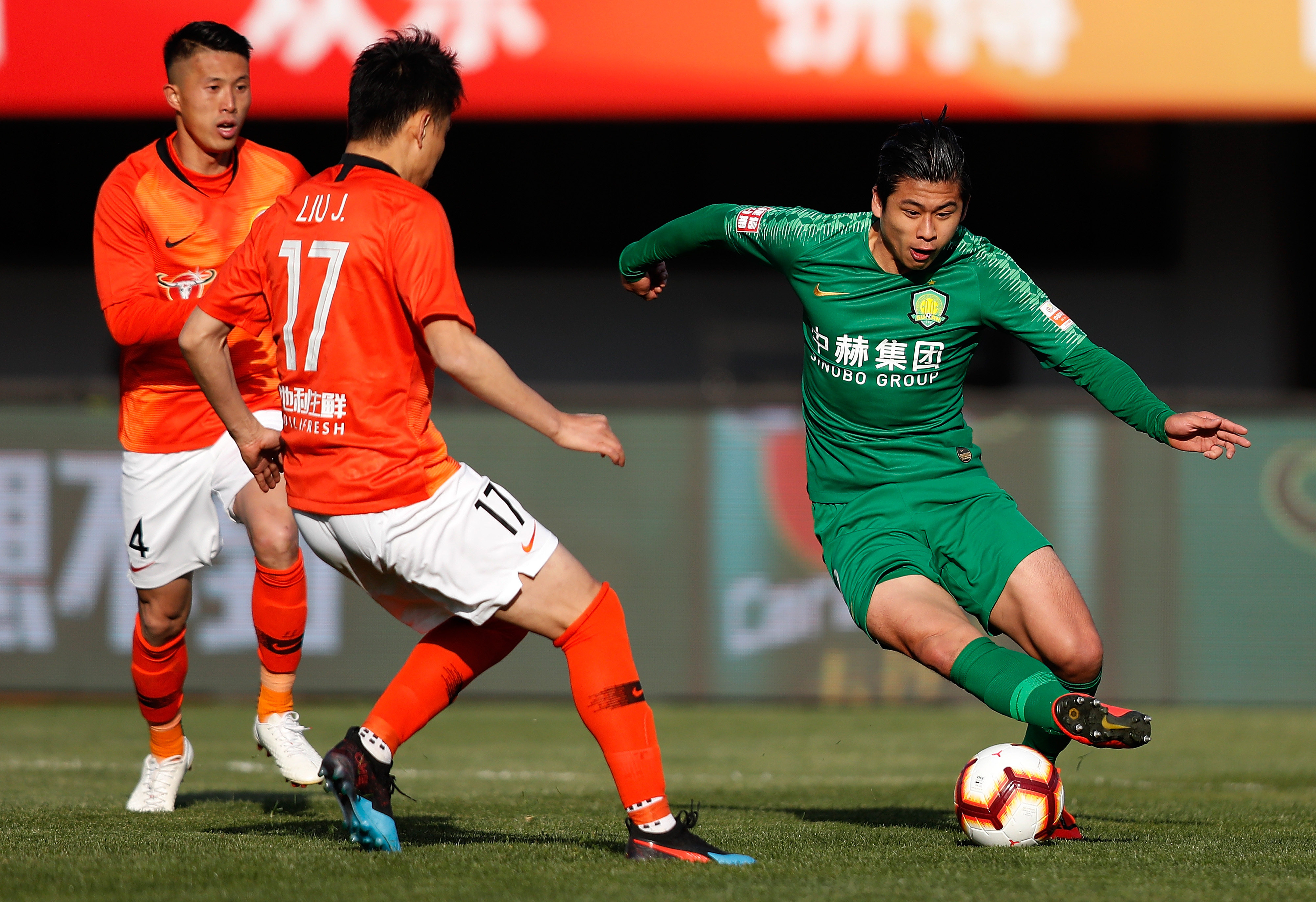 关于北京中赫国安战绩不理想，备战力保中超冠军的信息