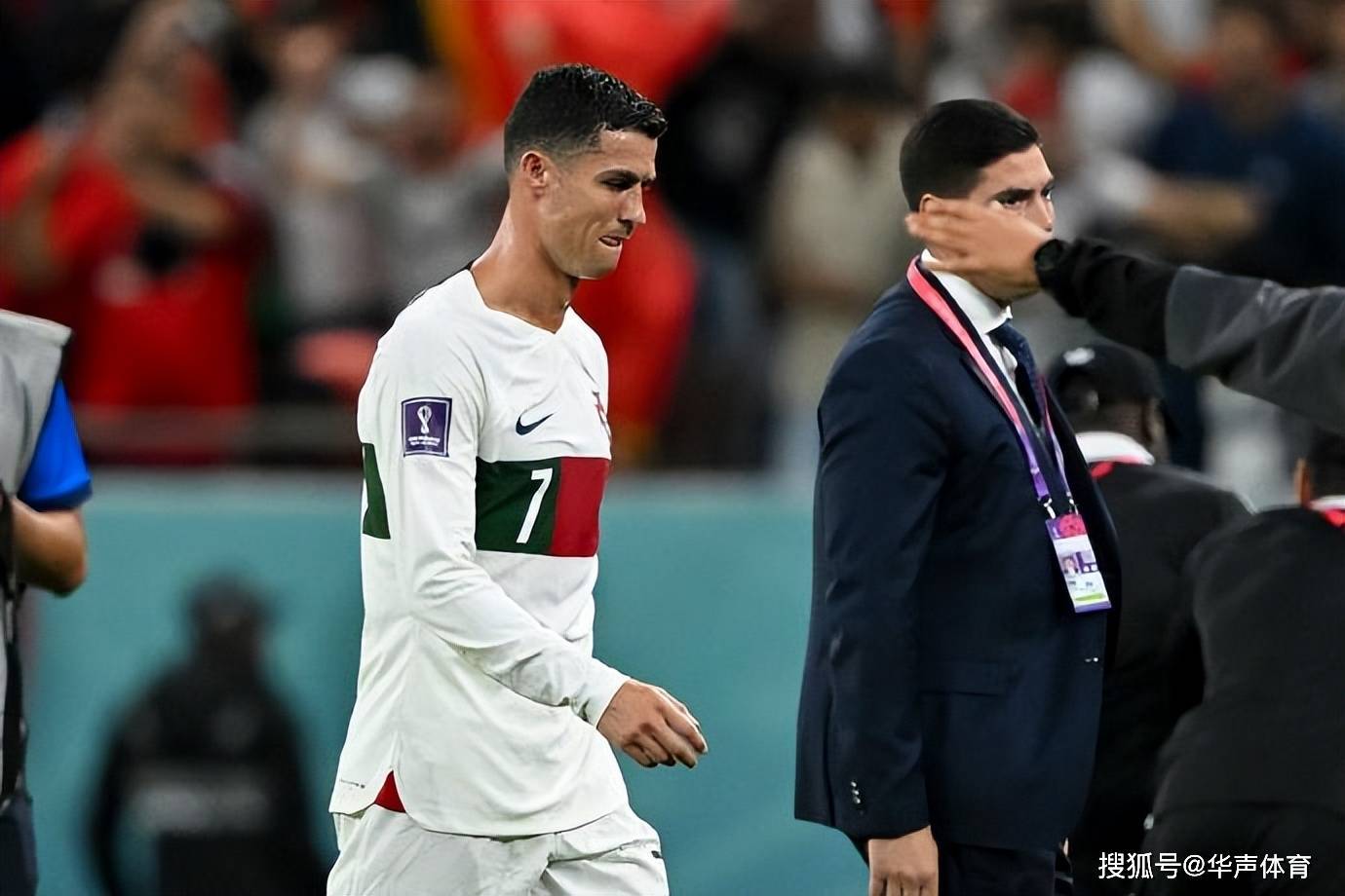 包含卡塔尔队员连入兩球，荣登MVP的词条