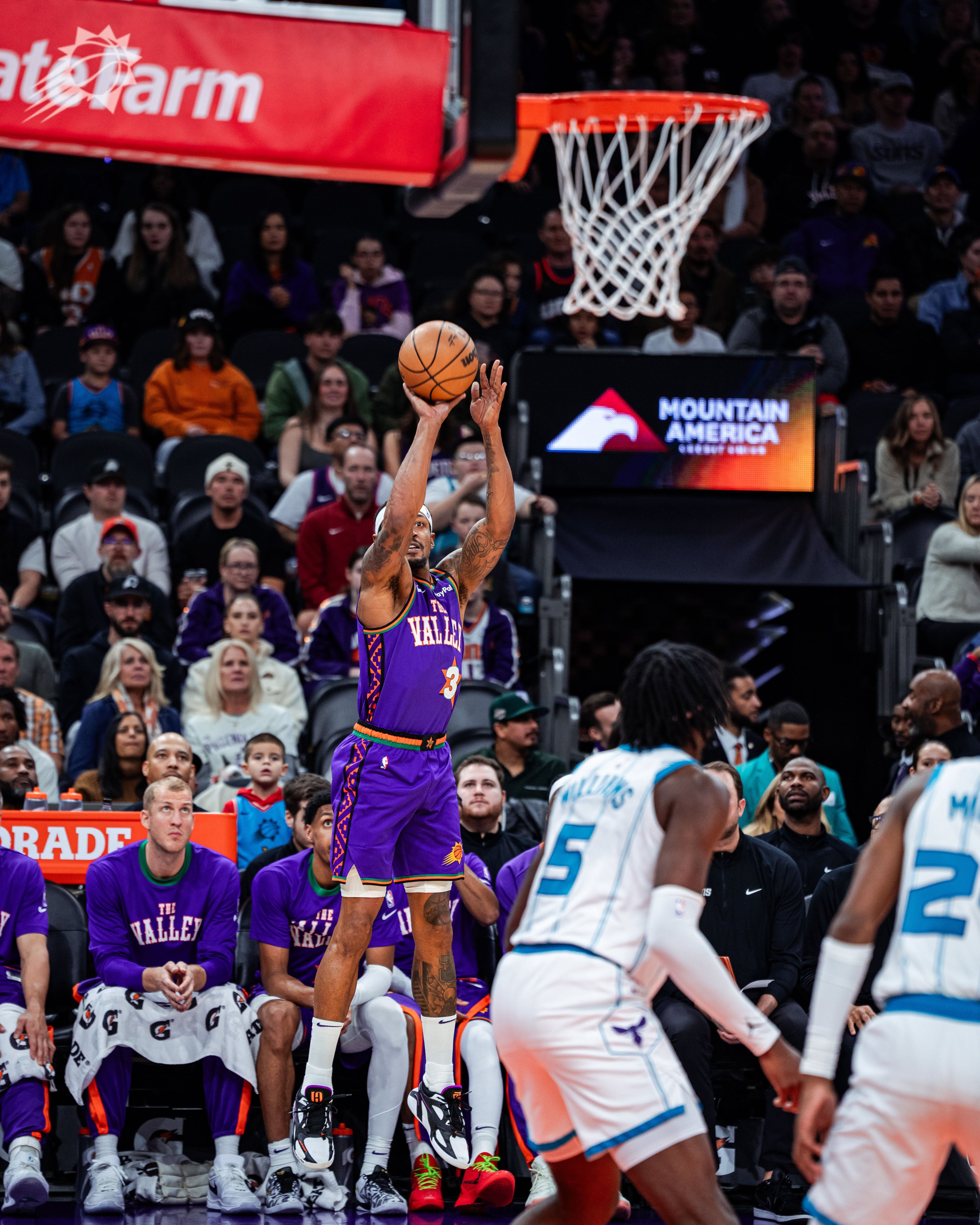 猛龙主场不敌黄蜂,失去三连胜 猛龙主场不敌黄蜂,失去三连胜